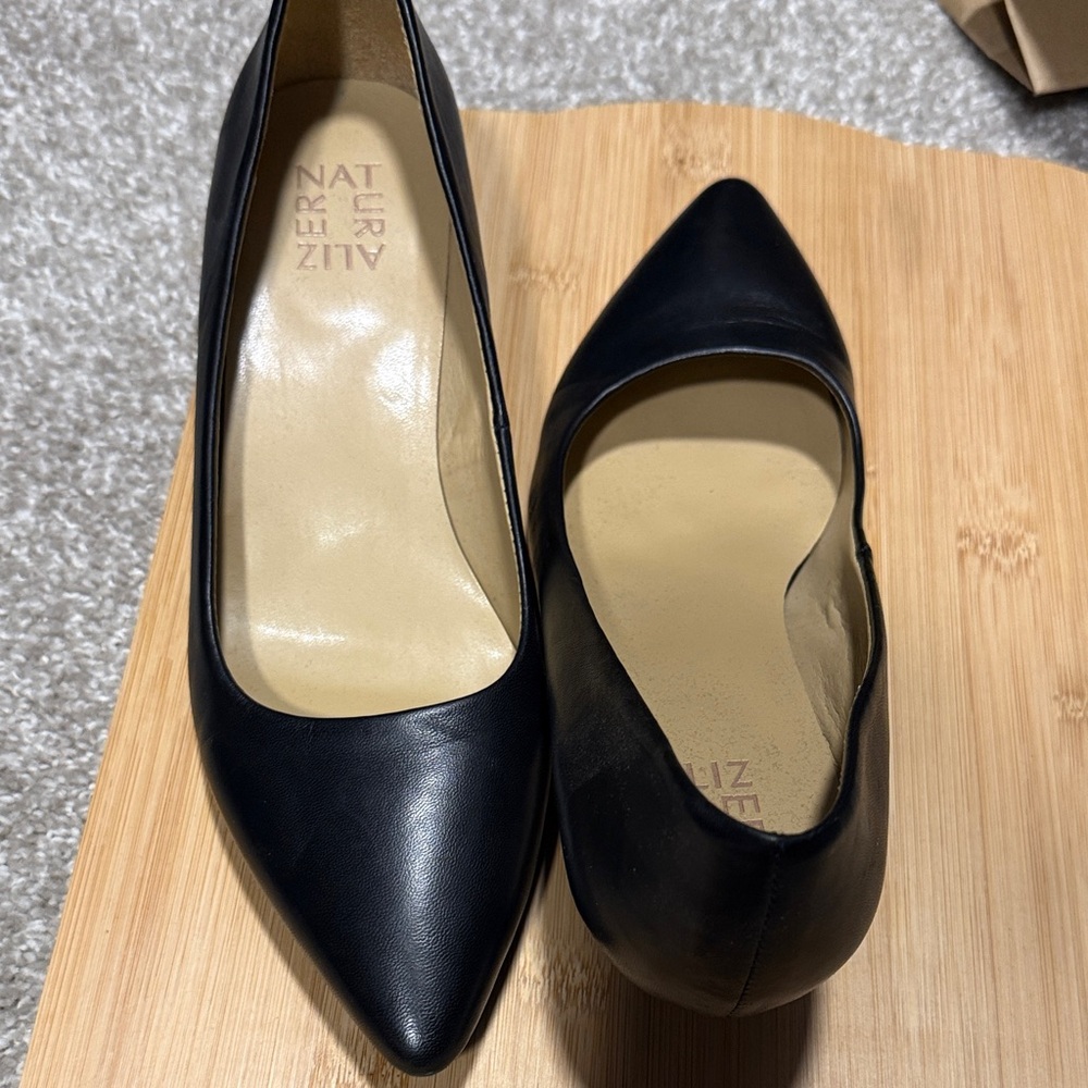 Naturalizer Classic Black Heels
